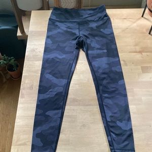 Glyder camo leggings size medium